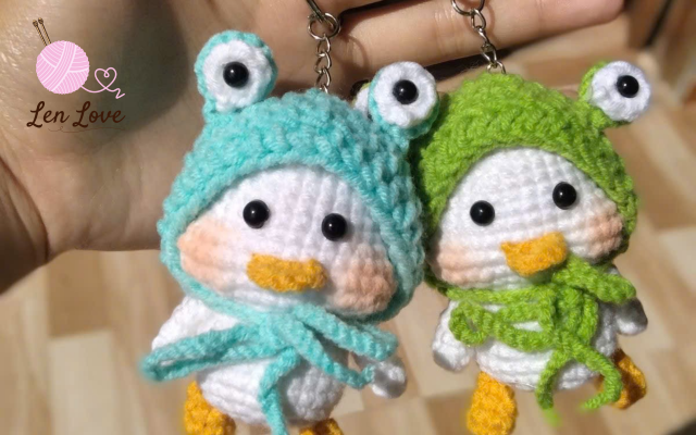 Top 3 mẫu móc khóa len đáng yêu tặng quà 20-10 5 Móc khóa len con vịt